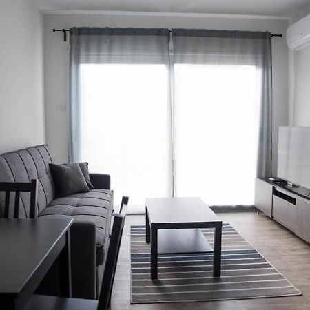One Bedroom Apartment In Paphos In Good Location ภายนอก รูปภาพ