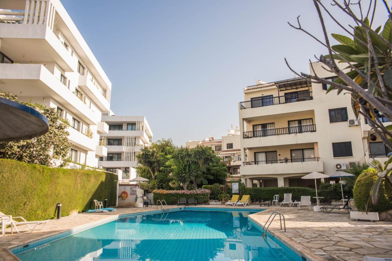 One Bedroom Apartment In Paphos In Good Location ภายนอก รูปภาพ