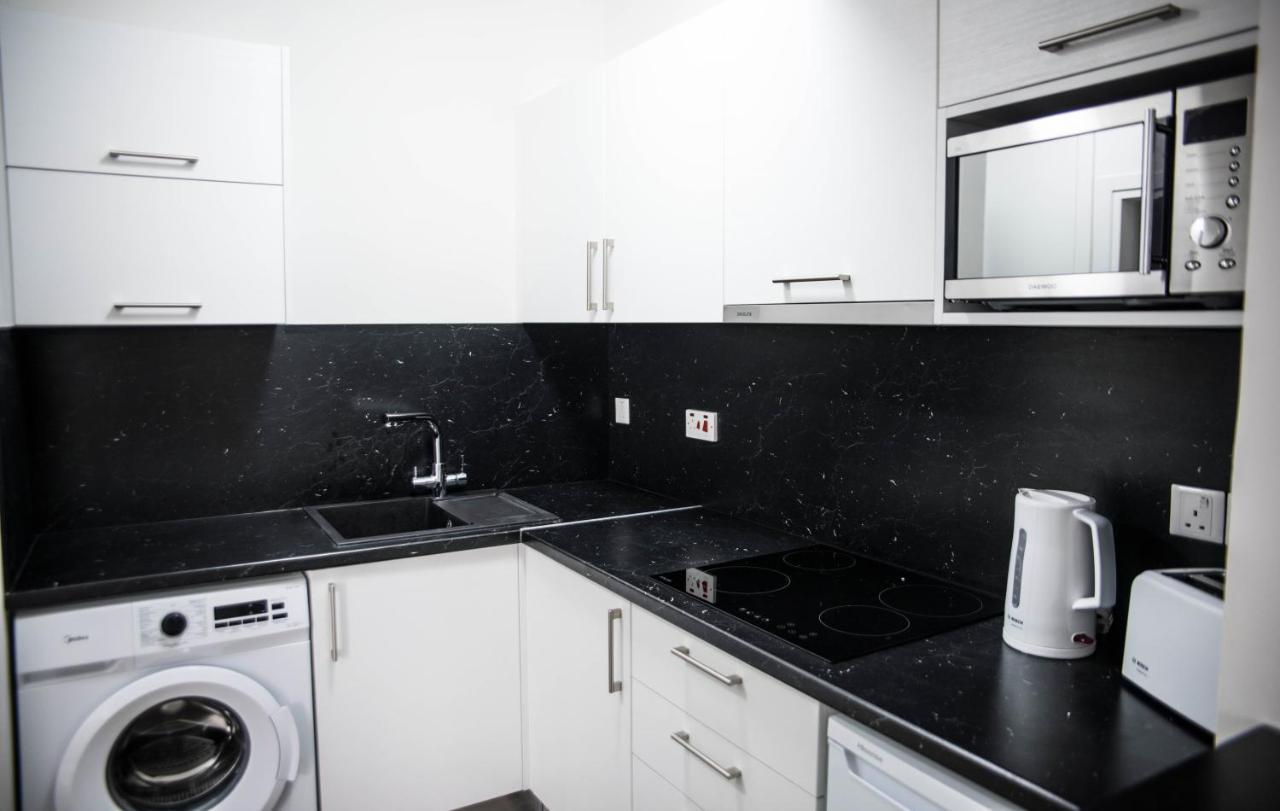One Bedroom Apartment In Paphos In Good Location ภายนอก รูปภาพ